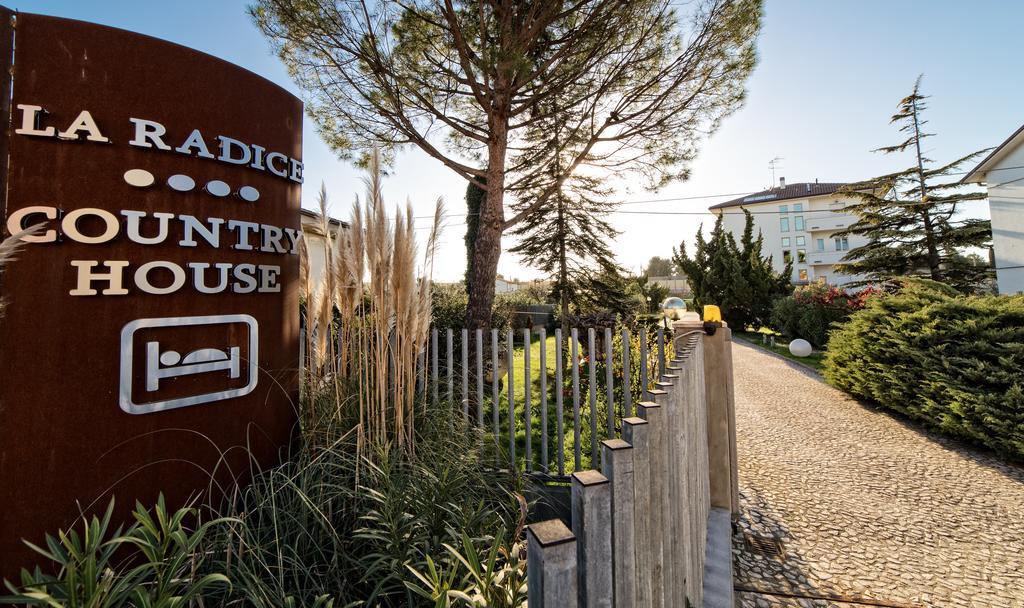 Hotel Country House La Radice Civitanova Marche Exterior photo