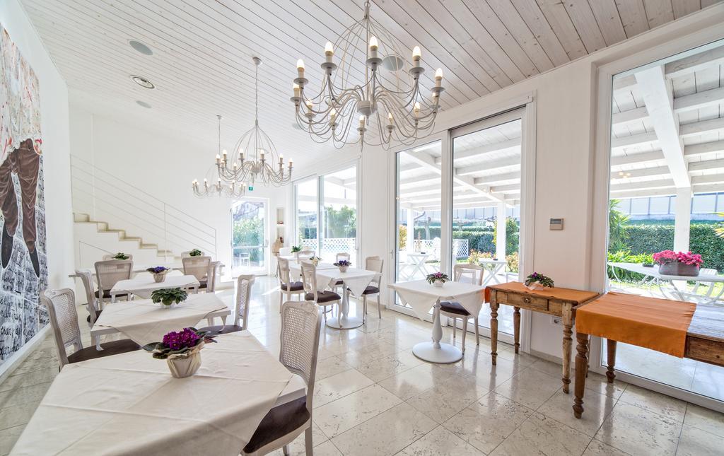 Hotel Country House La Radice Civitanova Marche Exterior photo