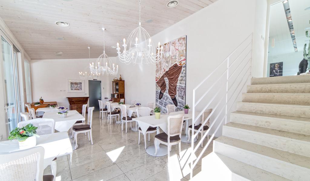 Hotel Country House La Radice Civitanova Marche Exterior photo