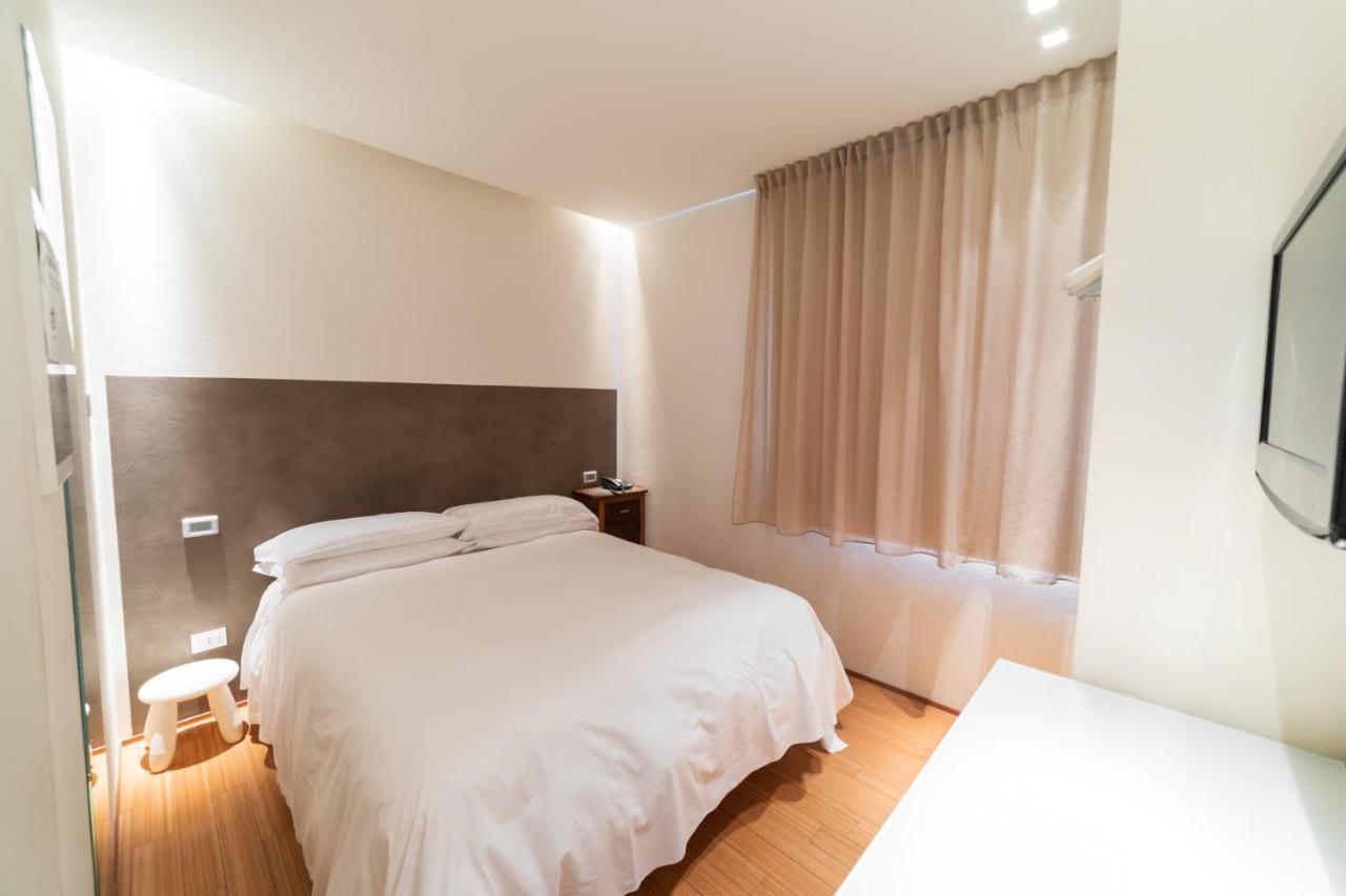 Hotel Country House La Radice Civitanova Marche Room photo